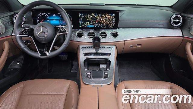Mercedes-Benz E-Class 2022 — photo 10
