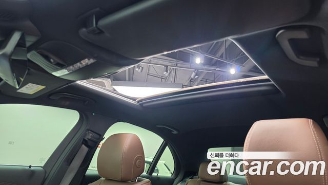 Mercedes-Benz E-Class 2022 — photo 24