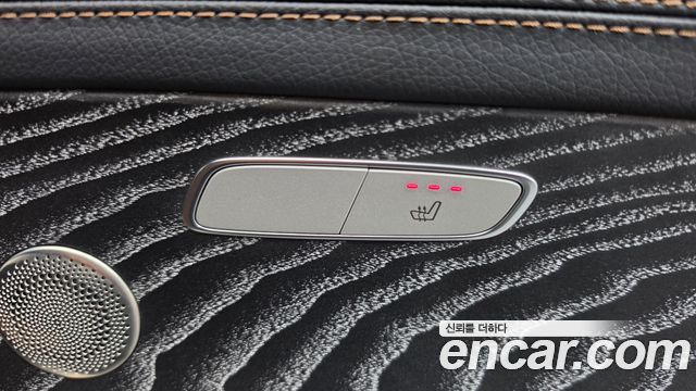 Mercedes-Benz E-Class 2022 — photo 25
