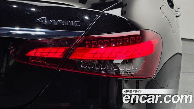Mercedes-Benz E-Class 2022 — photo 9