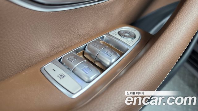 Mercedes-Benz E-Class 2022 — photo 29
