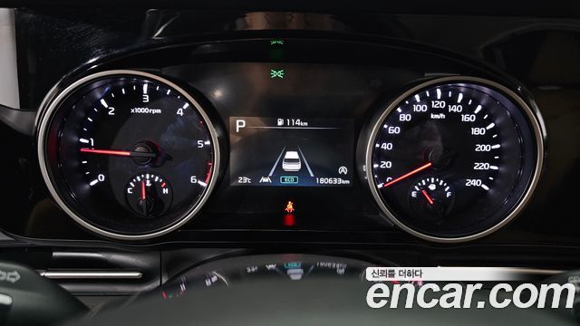 Kia Canival 2023 — photo 8