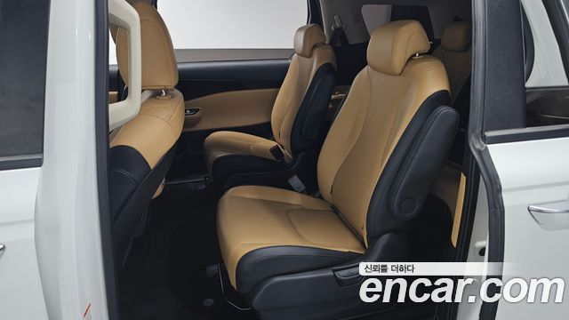 Kia Canival 2023 — photo 12