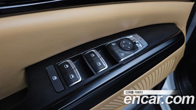 Kia Canival 2023 — photo 16