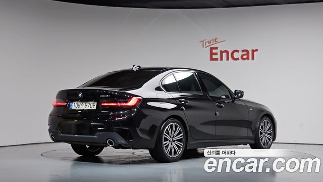 BMW 3-Series 2021 — photo 2
