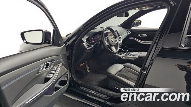 BMW 3-Series 2021 — photo 13