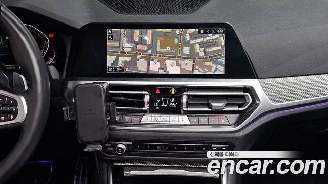 BMW 3-Series 2021 — photo 24