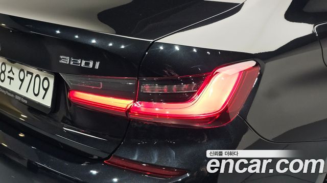 BMW 3-Series 2021 — photo 9