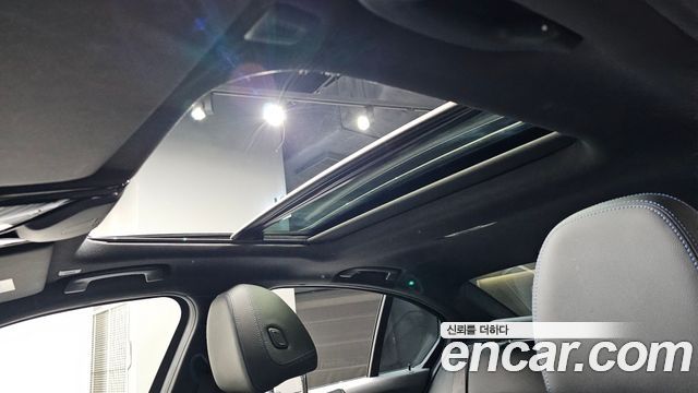 BMW 3-Series 2021 — photo 31