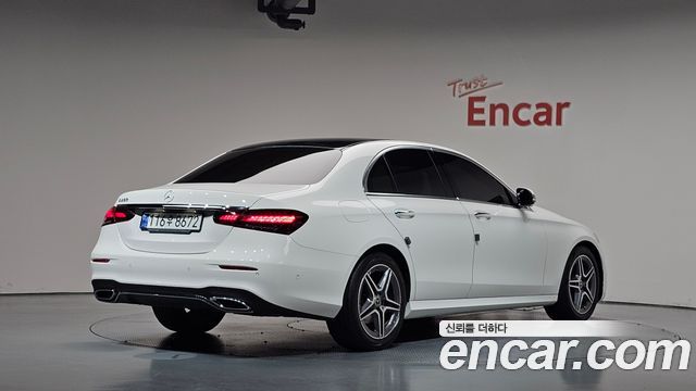 Mercedes-Benz E-Class 2023 — photo 2