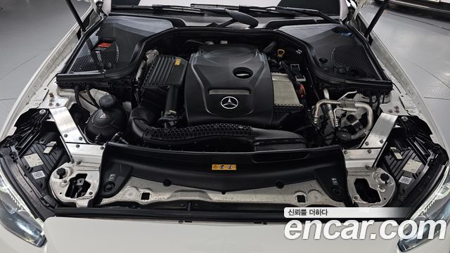 Mercedes-Benz E-Class 2023 — photo 6