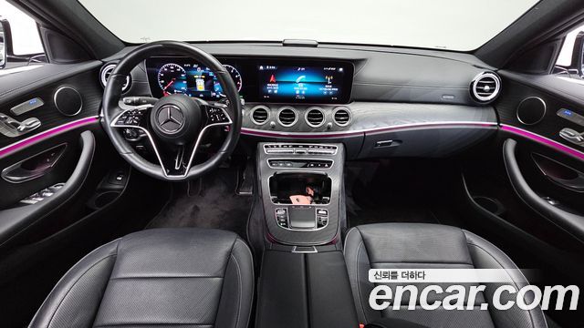 Mercedes-Benz E-Class 2023 — photo 10