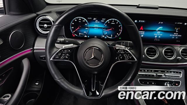 Mercedes-Benz E-Class 2023 — photo 19