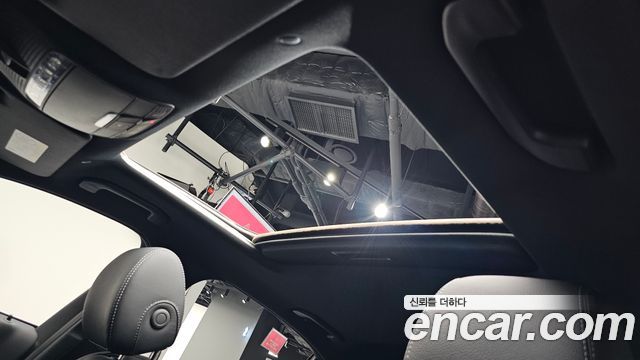 Mercedes-Benz E-Class 2023 — photo 24
