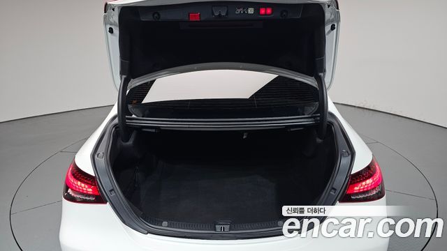 Mercedes-Benz E-Class 2023 — photo 26