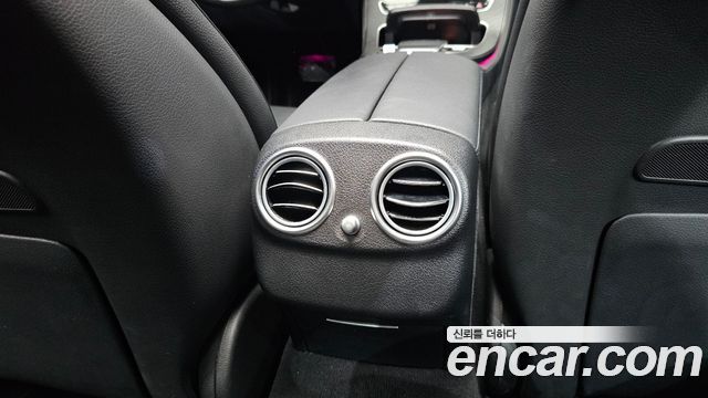Mercedes-Benz E-Class 2023 — photo 35