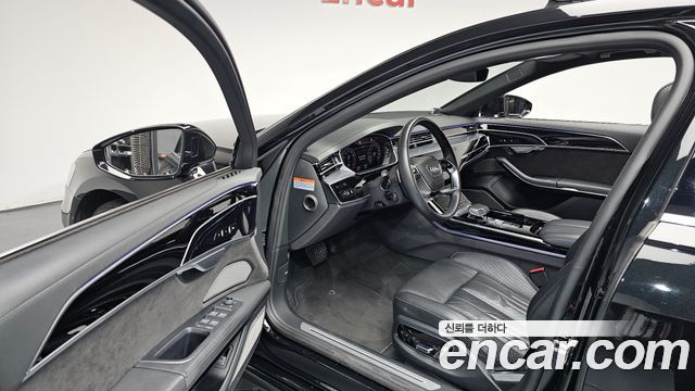 Audi A8 2020 — photo 13