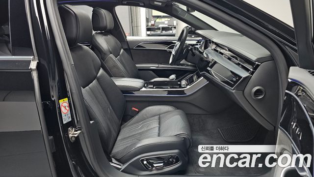 Audi A8 2020 — photo 17