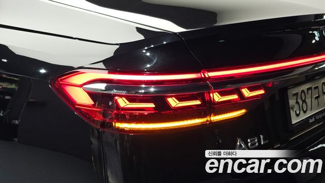 Audi A8 2020 — photo 9