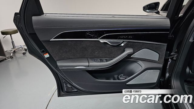 Audi A8 2020 — photo 15