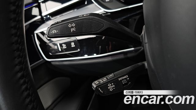 Audi A8 2020 — photo 28