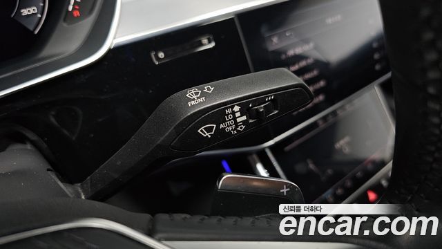 Audi A8 2020 — photo 29