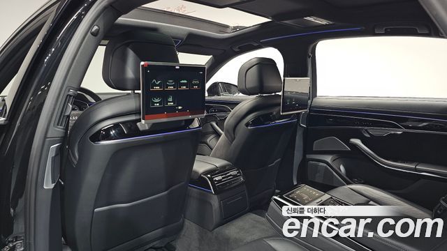 Audi A8 2020 — photo 32