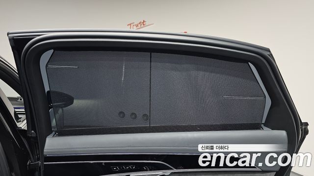 Audi A8 2020 — photo 33