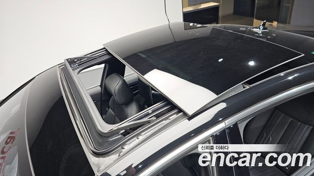 Audi A8 2020 — photo 34