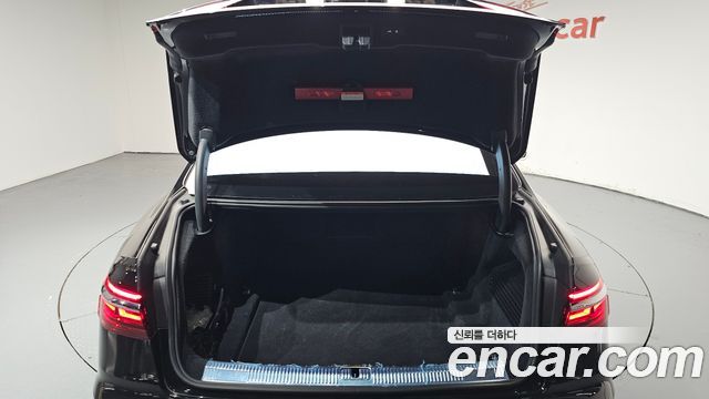 Audi A8 2020 — photo 35