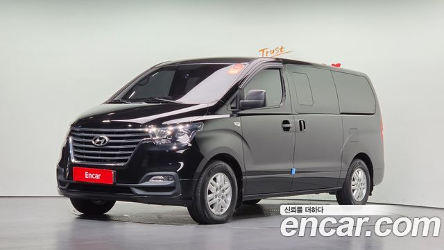 Hyundai Starex 2019 — photo 1