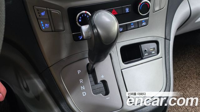 Hyundai Starex 2019 — photo 12