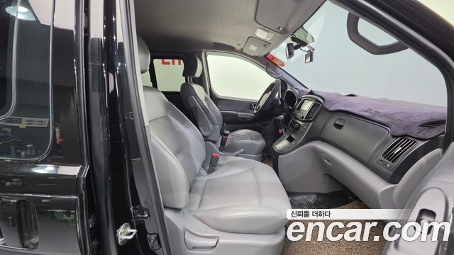 Hyundai Starex 2019 — photo 13