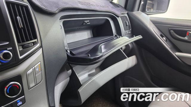 Hyundai Starex 2019 — photo 25