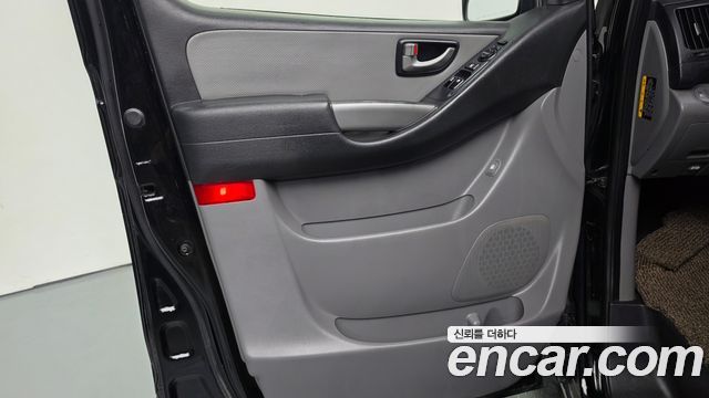 Hyundai Starex 2019 — photo 14
