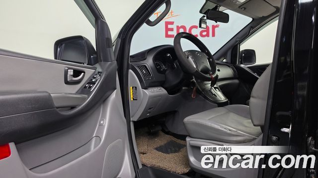 Hyundai Starex 2019 — photo 16