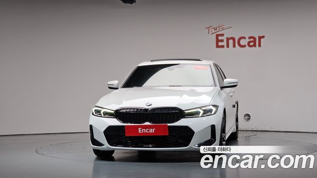 BMW 3-Series 2023 — photo 3