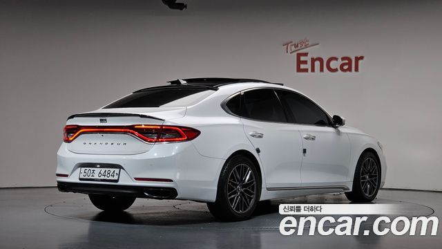 Hyundai Grandeur 2017 — photo 2