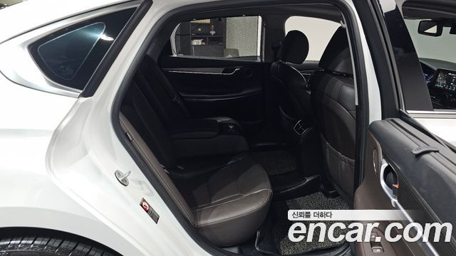 Hyundai Grandeur 2017 — photo 11
