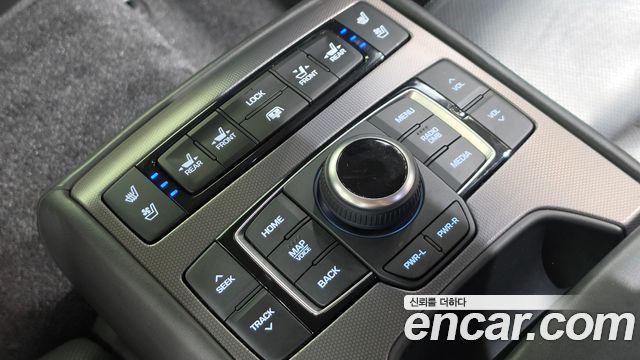 Hyundai Genesis 2016 — photo 18