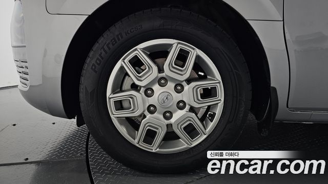 Hyundai Staria 2023 — photo 5
