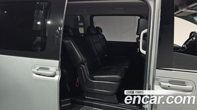 Hyundai Staria 2023 — photo 11