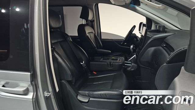 Hyundai Staria 2023 — photo 12