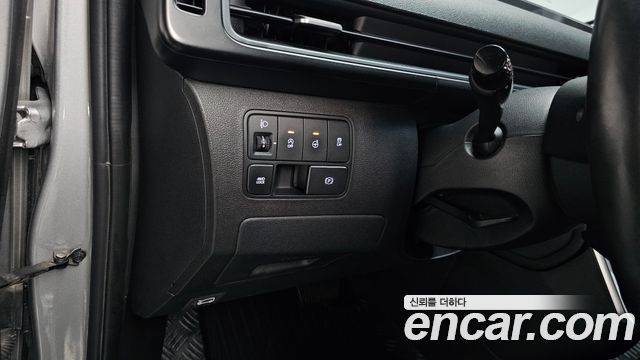 Hyundai Staria 2023 — photo 19