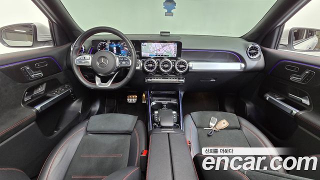 Mercedes-Benz GLB-Class 2023 — photo 7