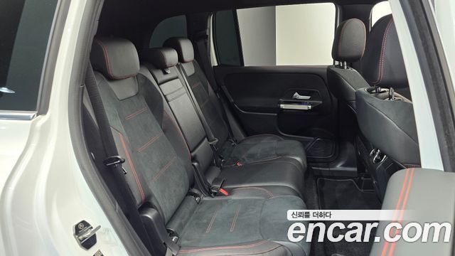Mercedes-Benz GLB-Class 2023 — photo 11