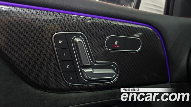 Mercedes-Benz GLB-Class 2023 — photo 20