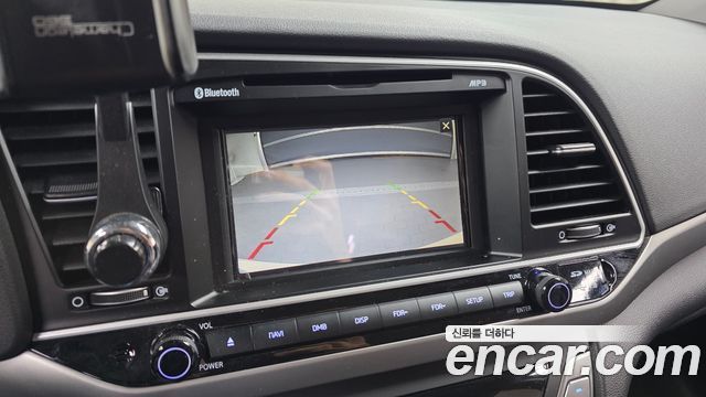 Hyundai AVANTE 2016 — photo 21