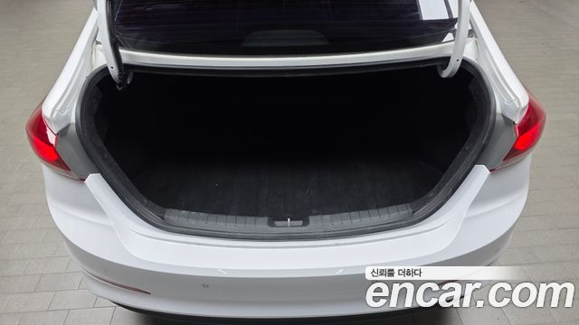 Hyundai AVANTE 2016 — photo 23