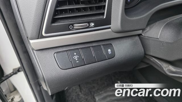 Hyundai AVANTE 2016 — photo 25
